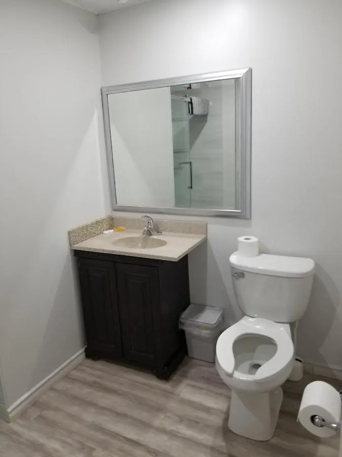 Aparthotel Bloorcourt Inn
